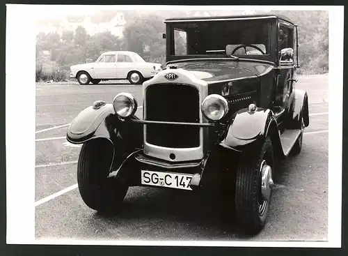 Fotografie Auto Opel, PKW mit Kfz-Kennzeichen Solingen