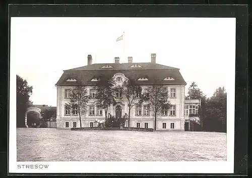 AK Stresow / Möckern, Kutsche vor dem Herrenhaus