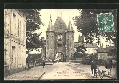 AK Villeneuve-sur-Yonne, La Porte de Joigny (Coté extérieur)