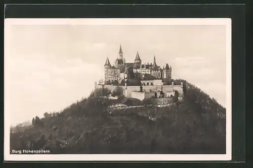 AK Hohenzollern, Blick zur Burg auf dem Berg