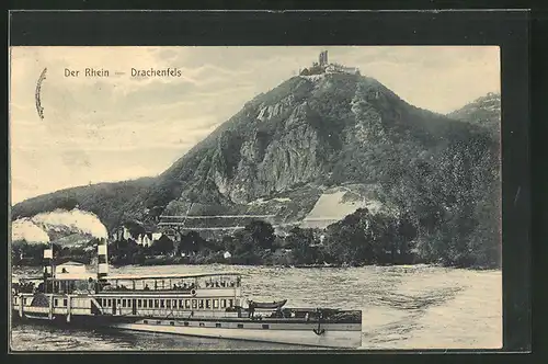 AK Königswinter, ein Dampfschiff auf dem Rhein, Blick hinauf zur Burgruine Drachenfels