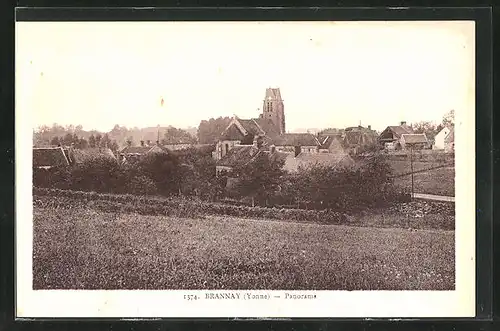AK Brannay, Blick vom Feld zur Kirche im Ort