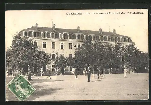AK Auxerre, La Caserne, Bâtiment du 4 Bataillon