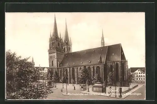 AK Kassel, Martinskirche mit Denkmal von Landgraf Philipp des Grossmütigen auf dem Martinsplatz