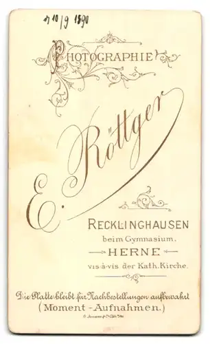 Fotografie E. Röttger, Recklinghausen, Portrait eines elegant gekleideten Paares