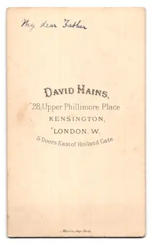 Fotografie David Hains, Kensington, 28 Upper Phillimor Place, Portrait stattlicher Herr mit Kotelettenbart