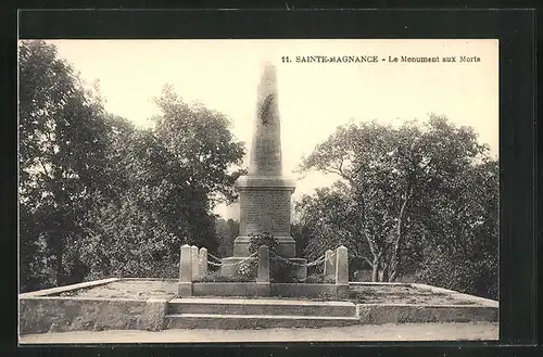 AK Sainte-Magnance, Le Monument aux Morts