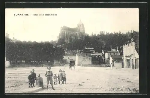 AK Tonnerre, Place de la République