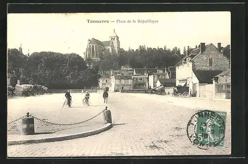 AK Tonnerre, Place de la République