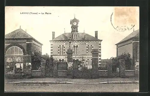 AK Lavau, La Mairie