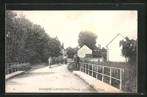 AK Sougeres-sur-Sinotte, L`Entrée du Village