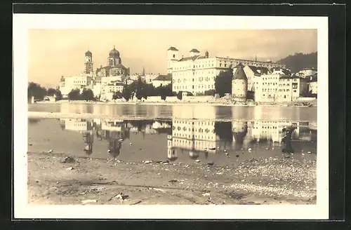 AK Passau, Ortsansicht vom Wasser aus gesehen