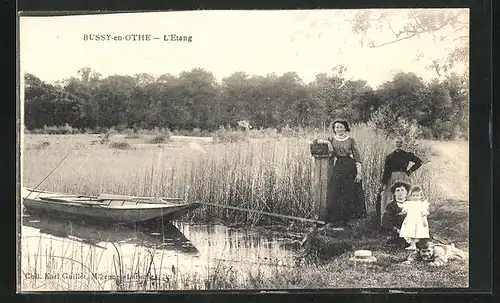 AK Bussy-en-Othe, L`Etang, Frauen mit Kind am Ufer