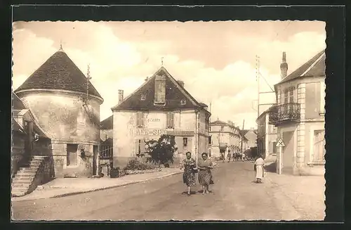 AK Courson-les-Carriéres, le Haut de la Place principale