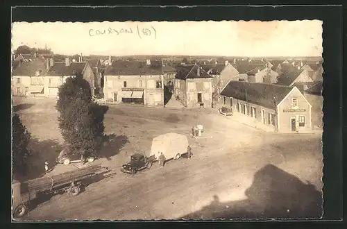 AK Courson-les-Carriéres, Une vue de la Place prise du haut des Tours du Chateau