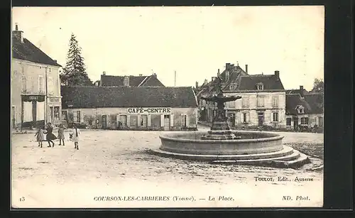 AK Courson-les-Carriéres, La Place et Café du Centre