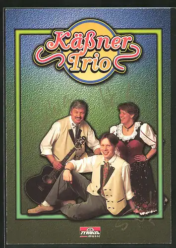 AK Musikgruppe Kässner Trio in Tracht mit Gitarre, Autograph