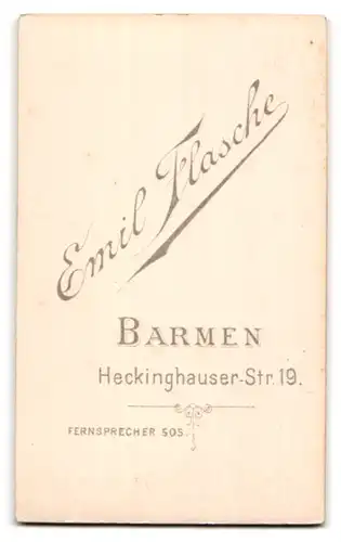 Fotografie Emil Flasche, Barmen, Heckinghauserstrasse 19, Frau mit Dutt im Portrait