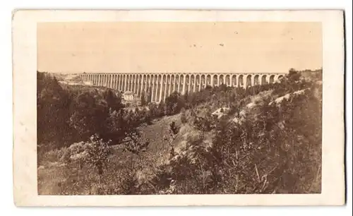 Fotografie unbekannter Fotograf, Ansicht Chaumont, Blick auf das Eisenbahnviadukt