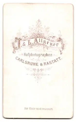 Fotografie J. & L. Allgeyer, Carlsruhe, Portrait Soldat in Uniform Rgt. 30