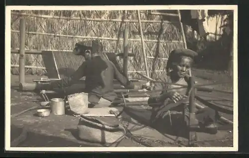 Foto-AK Teppichweberinnen bei der Arbeit im Freien