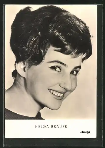 AK Musikerin Helga Brauer mit lächelndem Gesicht