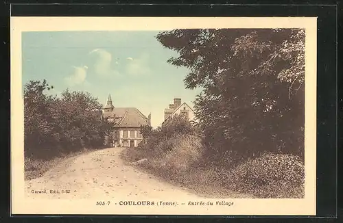 AK Coulours, Entrée du Village