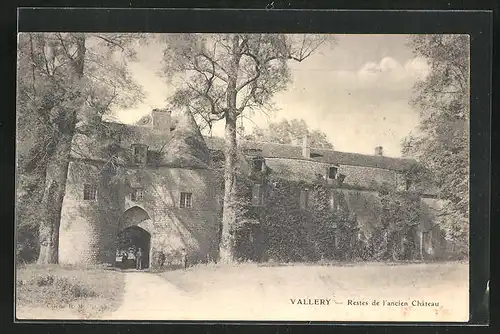 AK Vallery, Restes de l`ancien Château