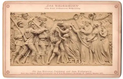 Fotografie F. & O. Brockmann, Dresden, Ansicht Rüdesheim, National-Denkmal auf dem Niederwald, Relief Das Wiedersehen