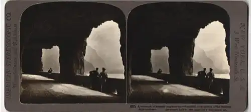 Stereo-Fotografie American Stereoscopic Co., New York, Ansicht Flüelen, Axenstrasse oberhalb des Vierwaldstätter See's