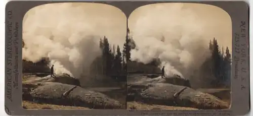 Stereo-Fotografie American Stereoscopic Co., New York, Ansicht Yellowstone, Riverside Geyser