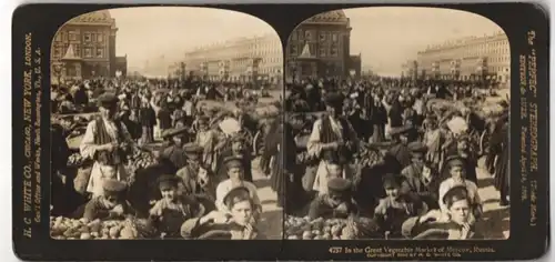 Stereo-Fotografie H.C. White Co., New York, Ansicht Moskau, Marktstände auf dem Gemüsemarkt