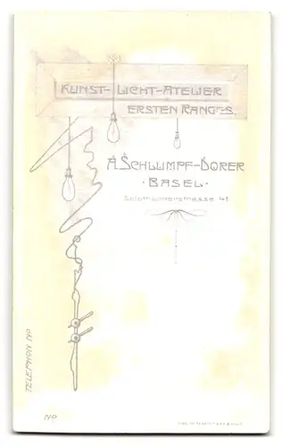 Fotografie A. Schlumpf-Dorer, Basel, Solothurnerstrasse 41, Portrait Fräulein im karierten Kleid mit Spitzenkragen
