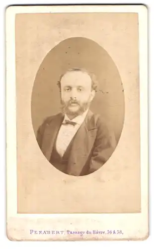 Fotografie G. Penabert, Paris, Passage du Havre 36 & 38, Portrait elegant gekleideter Herr mit Backenbart