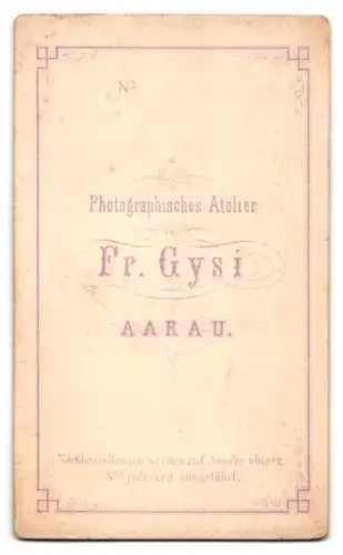 Fotografie Fr. Gysi, Aarau, Portrait charmanter Herr im Anzug mit Zwicker