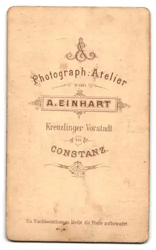 Fotografie A. Einhart, Konstanz, Portrait junge Dame in zeitgenössischer Kleidung