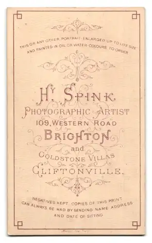 Fotografie H. Spink, Brighton, 109 Western Road, alte Frau mit Haube