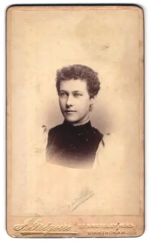 Fotografie J. Grégoire, Birmingham, 353 Moseley Road, bildhübsche junge Dame im Portrait