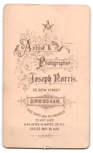 Fotografie Joseph Norris, Birmingham, 52 New Street, Herr mit erhobenem Kinn