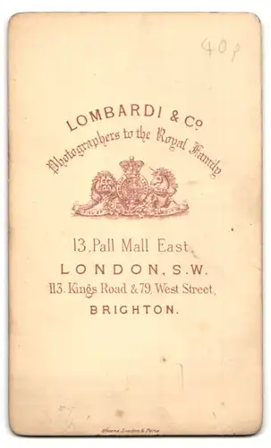 Fotografie Lombardi & Co., London, 13 Pall Mall East, bürgerliche Frau mit Dutt