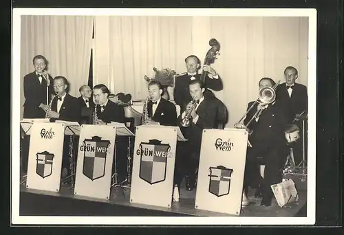 AK Musiker der Band Grün-Weiss mit Instrumenten