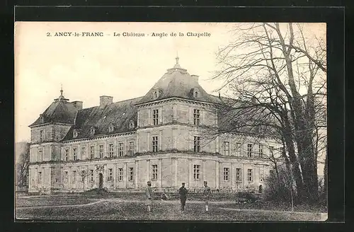 AK Ancy-le-Franc, Le Château, Angle de la Chapelle