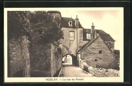 AK Vézelay, La rue du Pontot, Strassenpartie
