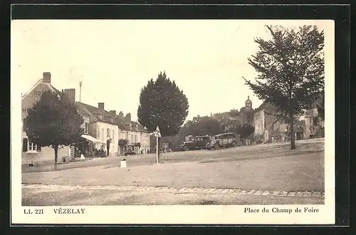 AK Vézelay, Place du Champ de Foire