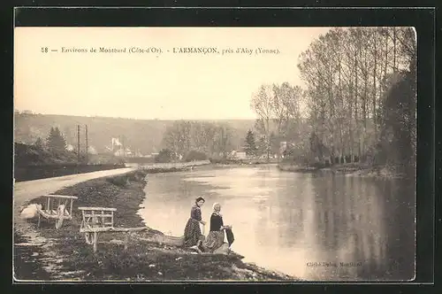 AK Aisy-sur-Armancon, Uferpartie mit Waschfrauen und Blick zum Ort