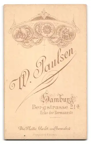 Fotografie W. Paulsen, Hamburg, Bergstrasse 21a, Junge Frau mit Puffärmeln