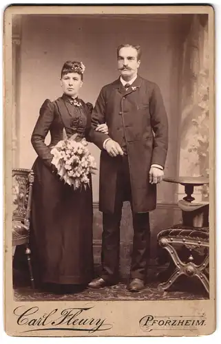 Fotografie Carl Fleury, Pforzheim, Hochzeit, älteres Brautpaar im Foto-Atelier