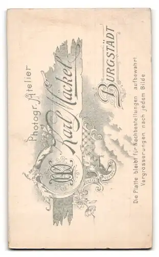 Fotografie Karl Mäckel, Burgstädt, Portrait Fräulein in modischer Kleidung