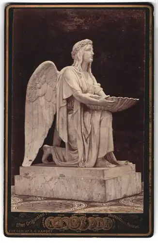 Fotografie E.V. Harboe, Kopenhagen, Statue Engel mit Muschelschale, Thorwaldsen Museum