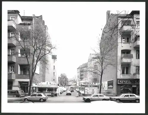 Fotografie K.P. Petersen, Berlin, Ansicht Berlin-Schöneberg, Akazien - Ecke Belzigerstr., Bolle Supermarkt Parkplatz